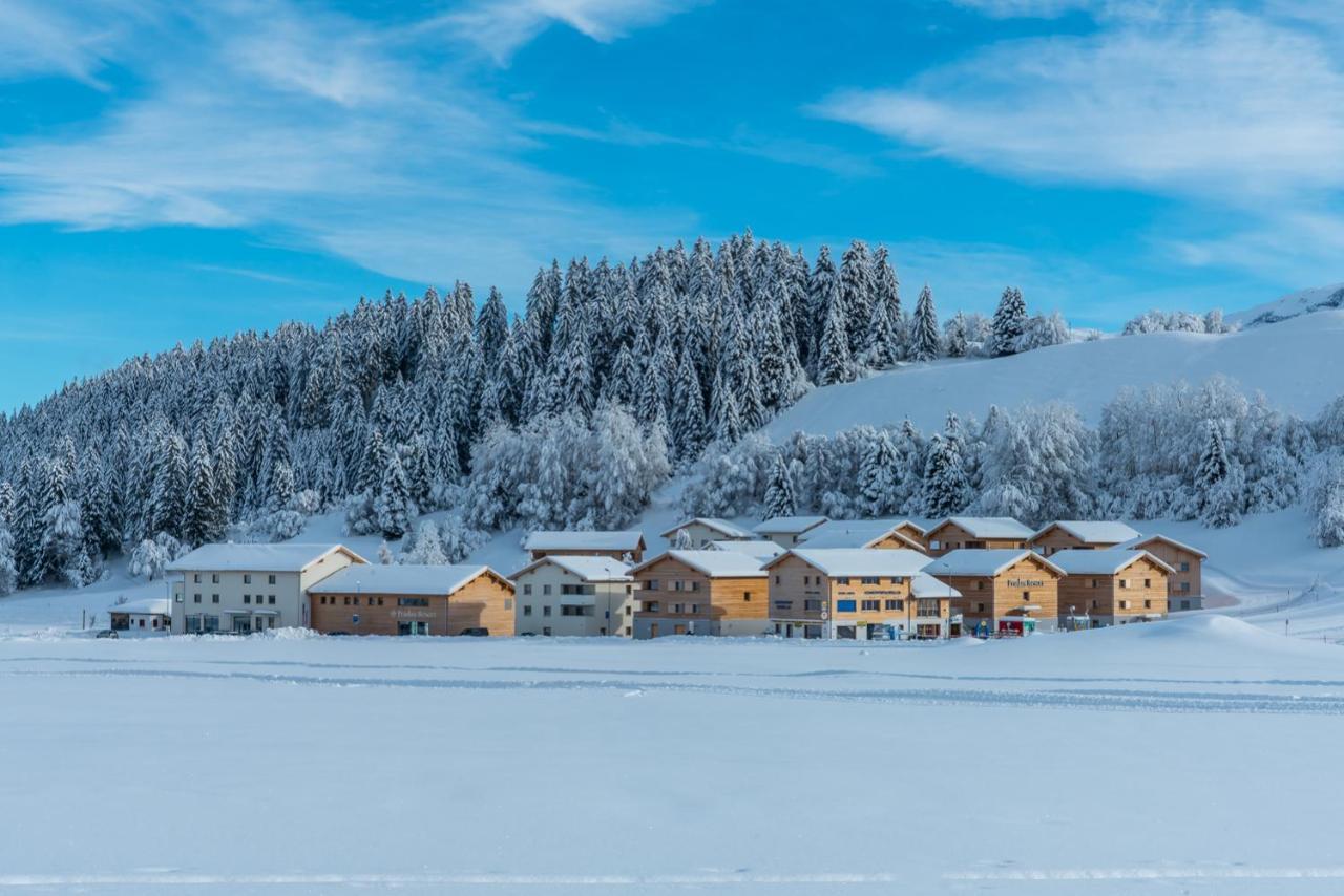Pradas Resort Brigels Бріґельс Екстер'єр фото