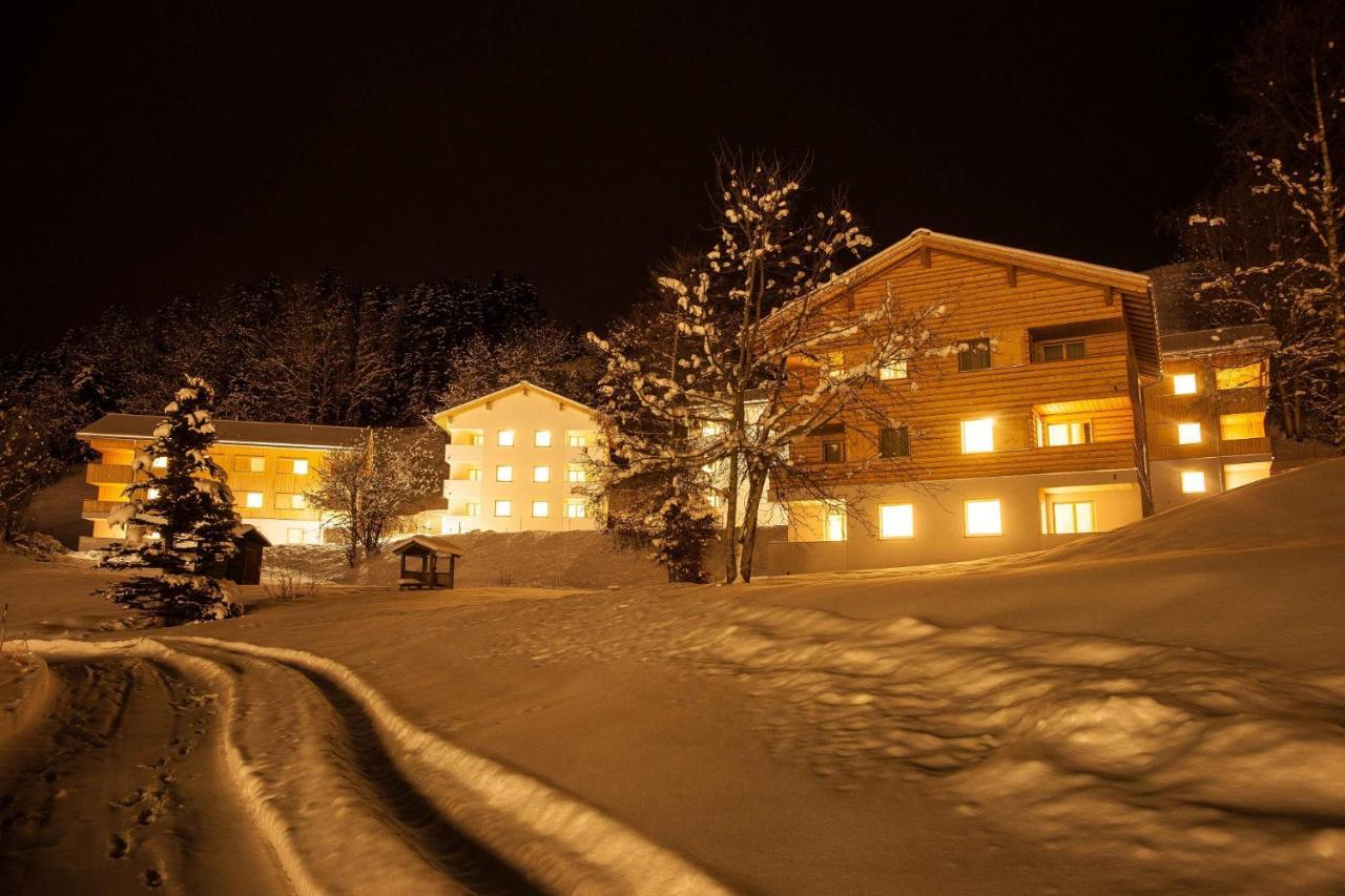 Pradas Resort Brigels Бріґельс Екстер'єр фото
