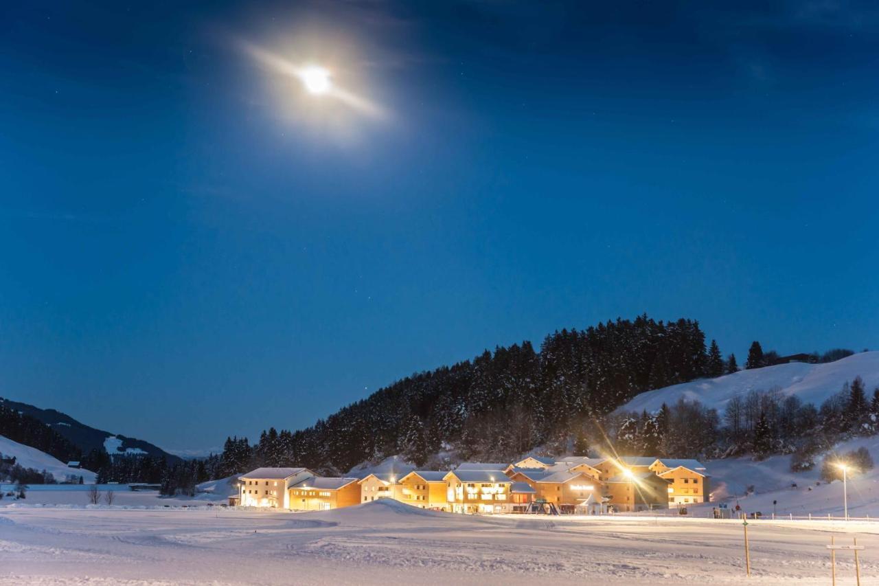 Pradas Resort Brigels Бріґельс Екстер'єр фото